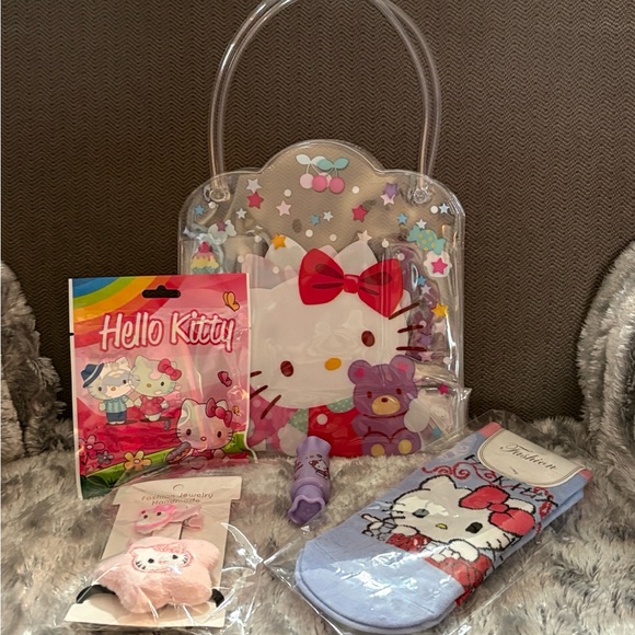 Hello Kitty Bundle - Picture 2 of 11